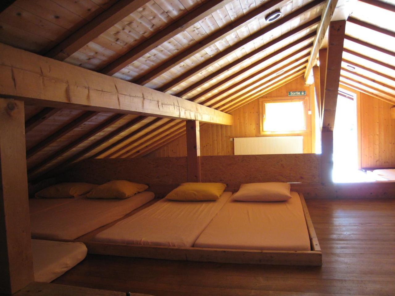 Dortoir Moubra Hostel Crans-Montana Luaran gambar